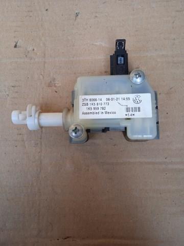 Замок відкривання лючка бензобака для vw, audi, seat, skoda.номер 1k5959782. наявність.гарантія на установку 14 днів. 1K5959782