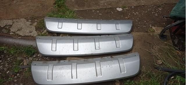6400A422 MITSUBISHI Накладка бампера переднего центральная купить в Киев