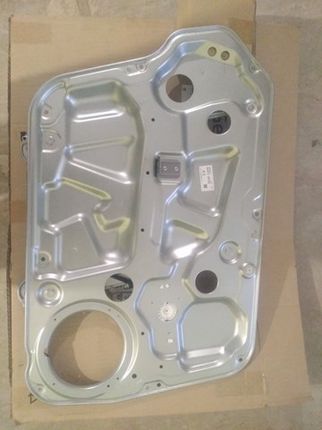 824713K501 HYUNDAI Панель-щека двери передней левой купить в Каменское
