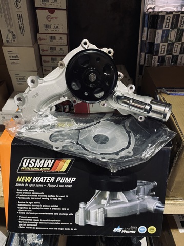 Помпа охлаждения 68311108AA CHRYSLER