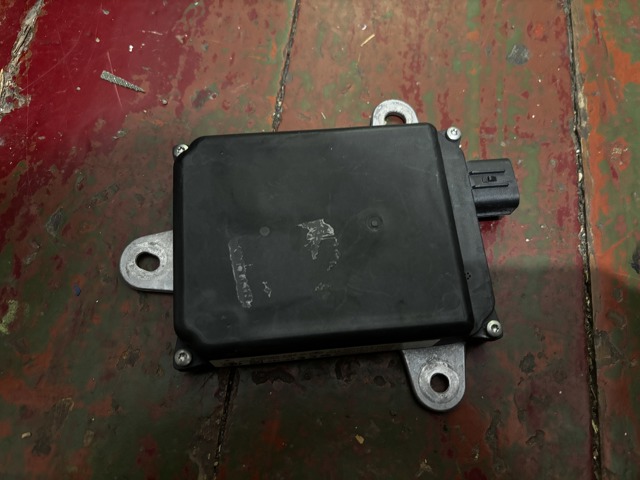 KA1C67Y30 Датчик контроля мертвой зоны задний купить Харьков