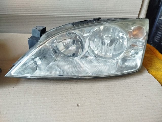FORD 1305235545 Правая фара в наличии Винница