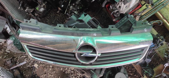 13136136 OPEL Решетка радиатора купить в Львов