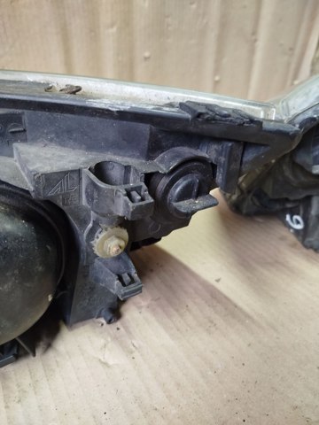 FORD 1S7113005AL Правая фара в наличии Черновцы