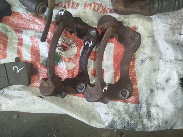 RENAULT 7701208013 Суппорт тормозной передний правый в наличии Украина