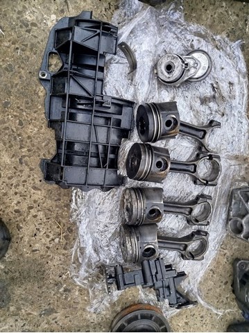 RENAULT 7701472834 Поршень в комплекте на 1 цилиндр, STD в наличии Днепр