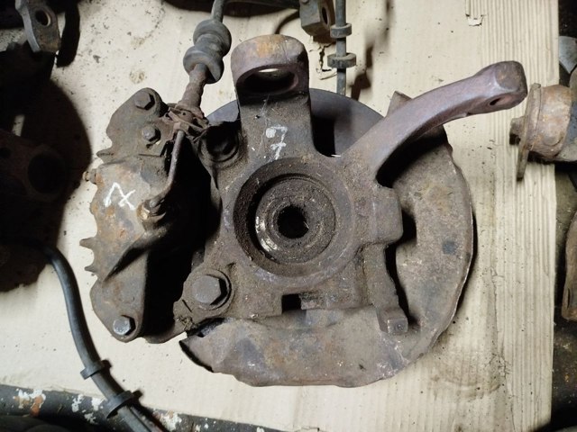 VAG 7D0407257A Цапфа передняя левая в наличии Черкассы