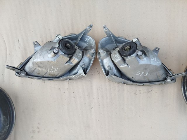811300D011 TOYOTA Правая фара купить в Хмельницкий