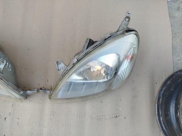 811300D011 TOYOTA Фара правая купить в Ужгород