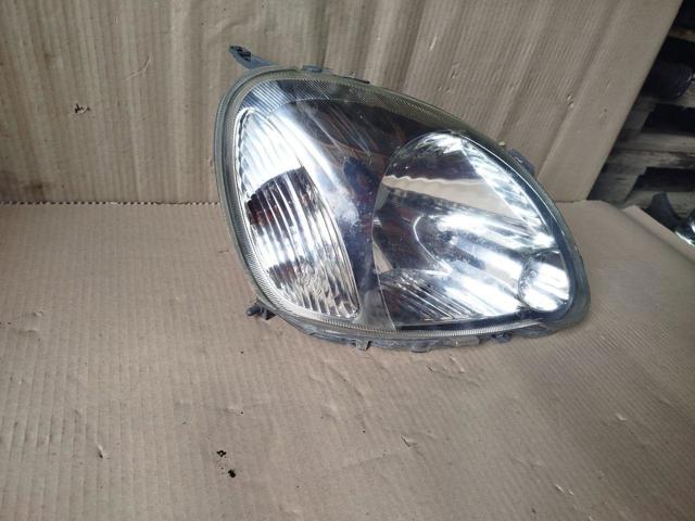 811300D080 TOYOTA Правая фара купить в Ирпень