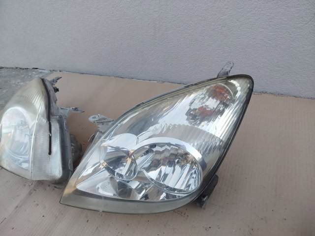 811300F010 TOYOTA Фара правая купить в Тернополь