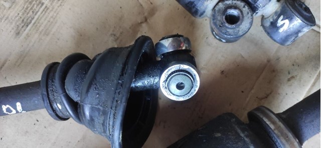8200169291 RENAULT Полуось (привод) передняя правая купить в Ирпень