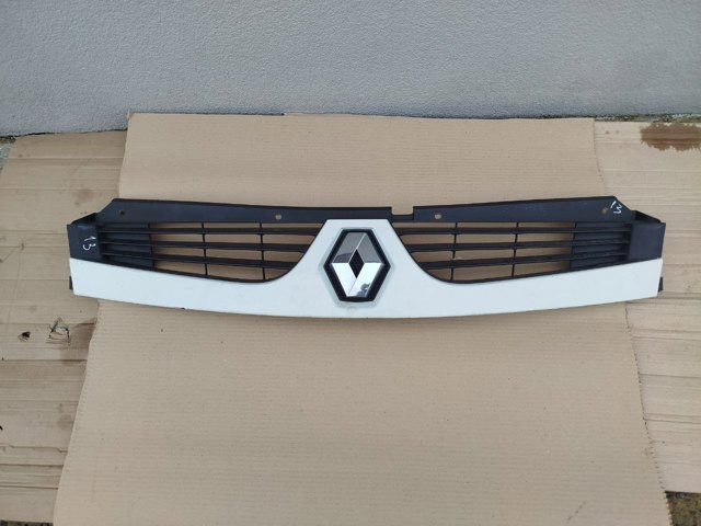 RENAULT 8200426365 Решетка радиатора в наличии Львов