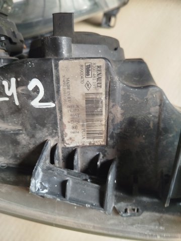RENAULT 8200481196 Фара левая в наличии Ужгород