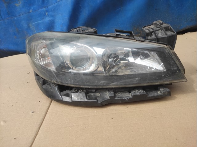 RENAULT 8200555906 Правая фара в наличии Днепр