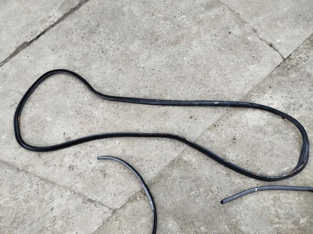 HYUNDAI 8732126000 Уплотнитель багажника (двери 3/5-й задней) в наличии Кривой Рог