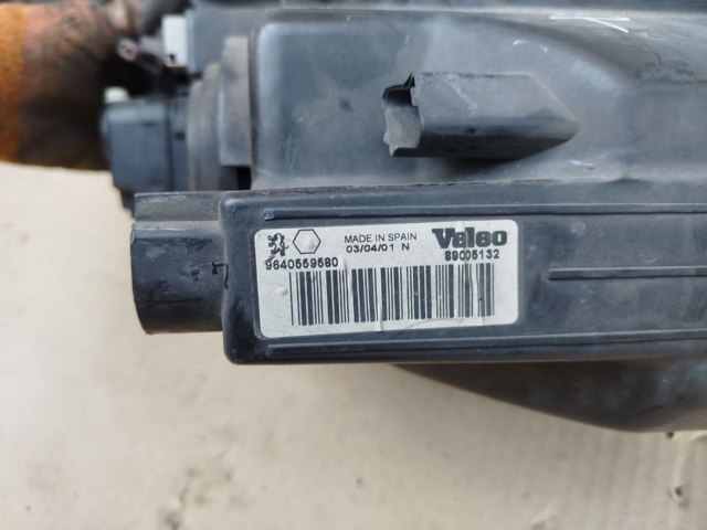 PEUGEOT 9640559580 Фара левая в наличии Николаев