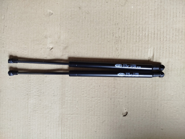 GS0487 MAGNETI MARELLI Амортизатор багажника купить в Николаев