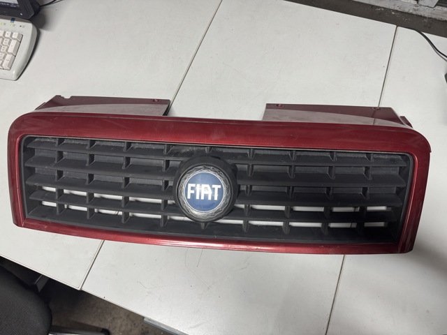 Облицовка радиатора 735395576 FIAT
