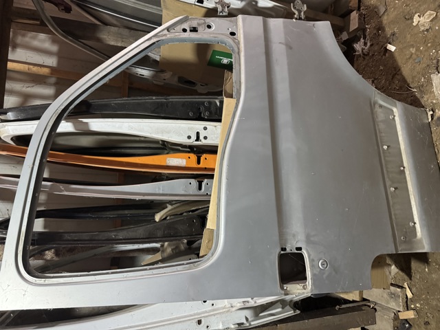 Пассажирская передняя дверь 7751474637 RENAULT