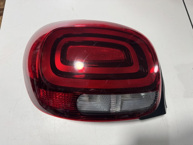 Задняя левая фара 9812257580 PEUGEOT