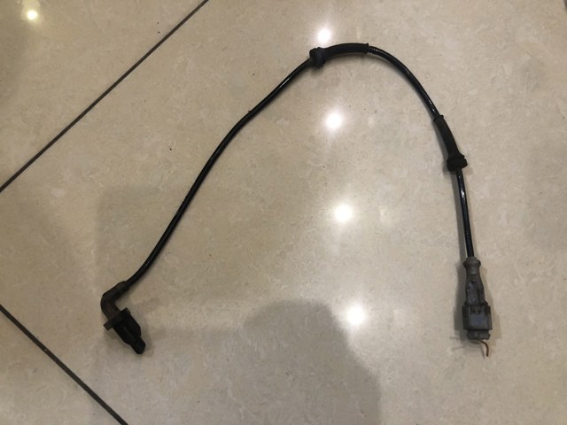 Датчик АБС (ABS) задний, левый 479008948R RENAULT