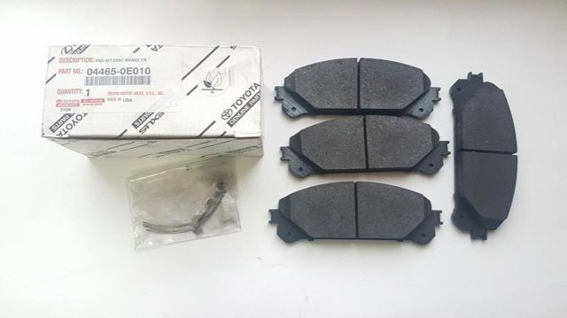 044650E010 TOYOTA Передние тормозные колодки купить в Киев