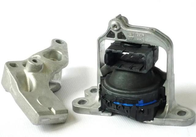 Гидроопора двигателя правая Рено Трафик III