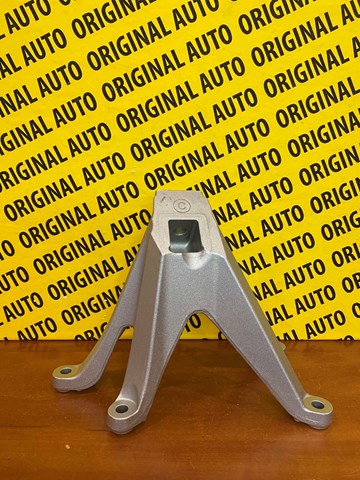 BMW 22116861551 Кронштейн подушки (опоры) двигателя левой в наличии Тернополь