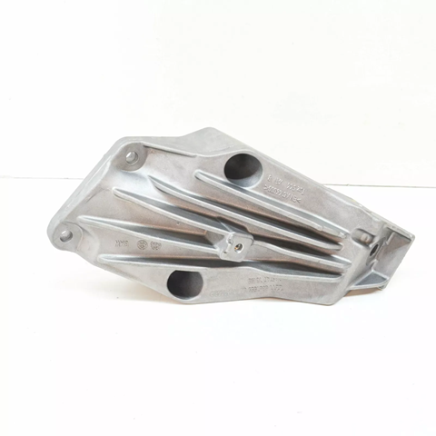 BMW 22116861555 Кронштейн подушки (опоры) двигателя левой в наличии Тернополь