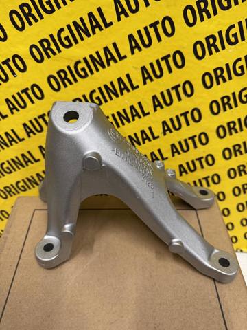 Кронштейн подушки (опоры) двигателя, правой 22116876214 BMW