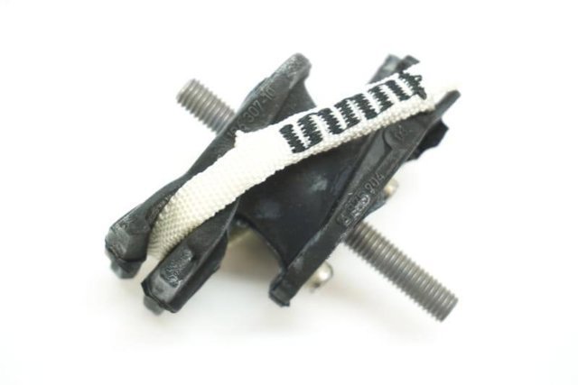 Подушка КПП 22316796617 BMW