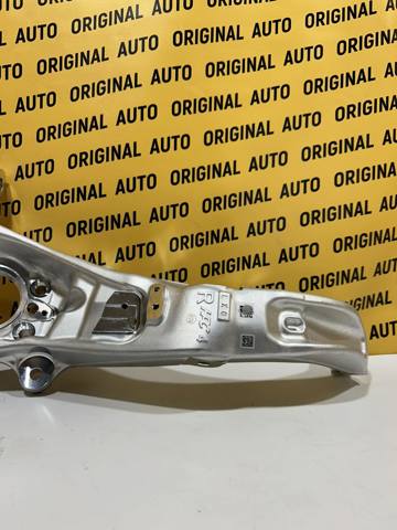 Цапфа поворотная правая 31216876656 BMW