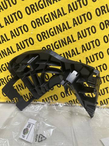Кронштейн бампера переднего, правый 51117385348 BMW