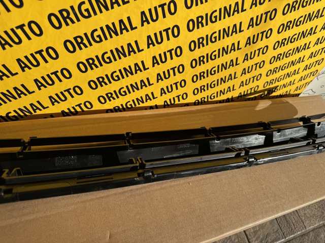 BMW 51117399898 Решетка бампера переднего центральная в наличии Тернополь