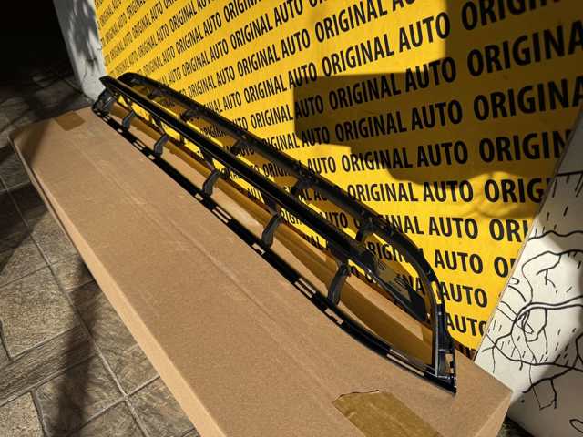 51117399898 BMW Решетка бампера переднего центральная купить в Днепр