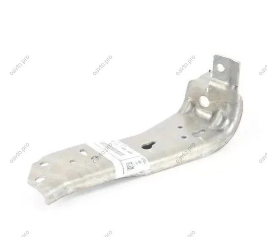 Кронштейн усилителя переднего бампера 51117498085 BMW