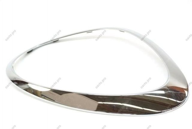 Рамка/облицовка фары правой 51139813824 BMW