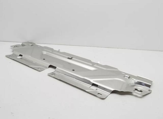 Суппорт радиатора верхний 51647422288 BMW