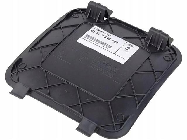 Лючек подкрылка переднего левого 51717340199 BMW