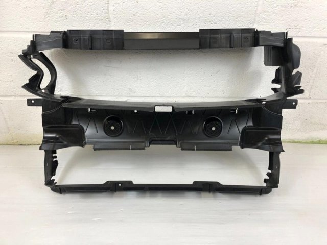 Воздуховод радиатора 51745A35890 BMW