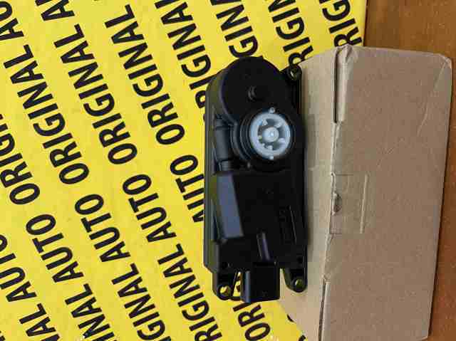 51749854640 BMW Привод (моторчик) жалюзи радиатора купить в Николаев