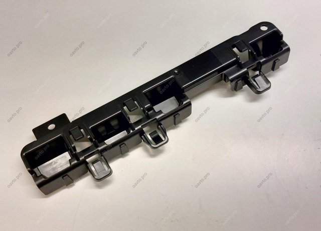 BMW 51777428036 Кронштейн наружной накладки порога правой в наличии Николаев