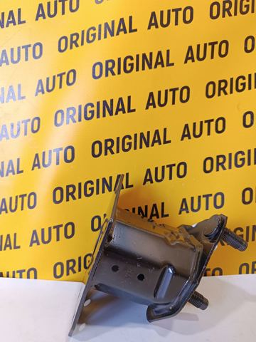 Кронштейн усилителя переднего бампера 5202560031 TOYOTA