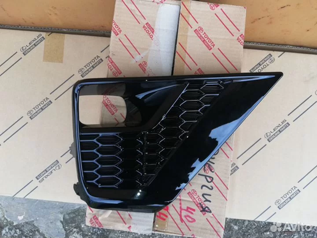 52030WQ010 TOYOTA Ободок (окантовка) фары противотуманной правой купить в Житомир