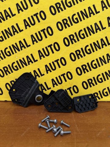 Крепление фары передней, левой 63215A220B5 BMW