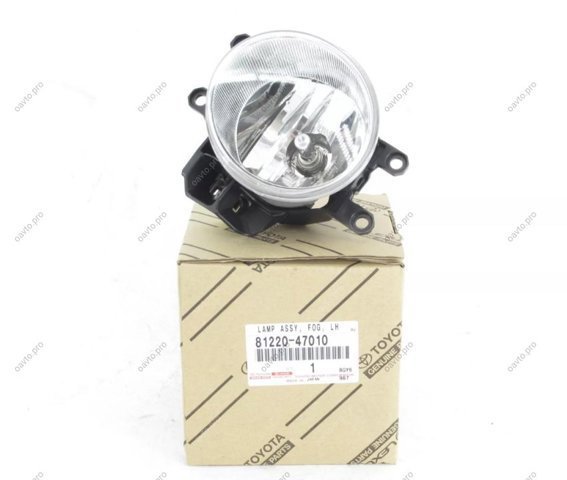 ПТФ левая 8122047010 TOYOTA