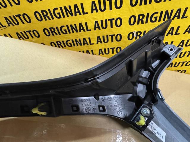 Молдинг решетки радиатора, левый BCKN50770C MAZDA