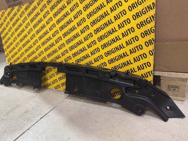 Накладка верхняя передней панели/суппорта радиатора G46L50717A MAZDA