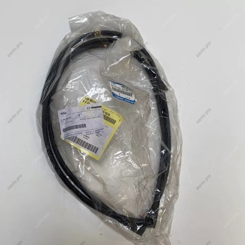 Защитная накладка переднего стекла GS1D50601A MAZDA